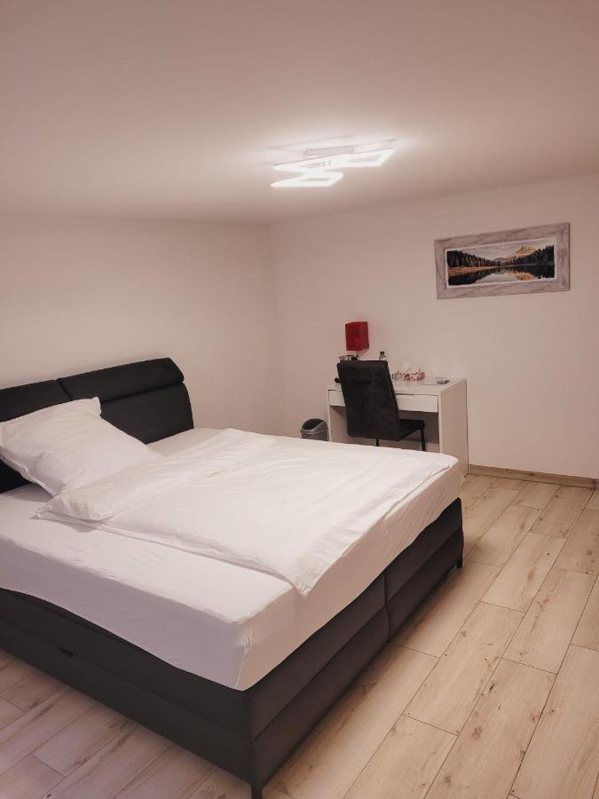 E&O Apartment Гилхинг Екстериор снимка